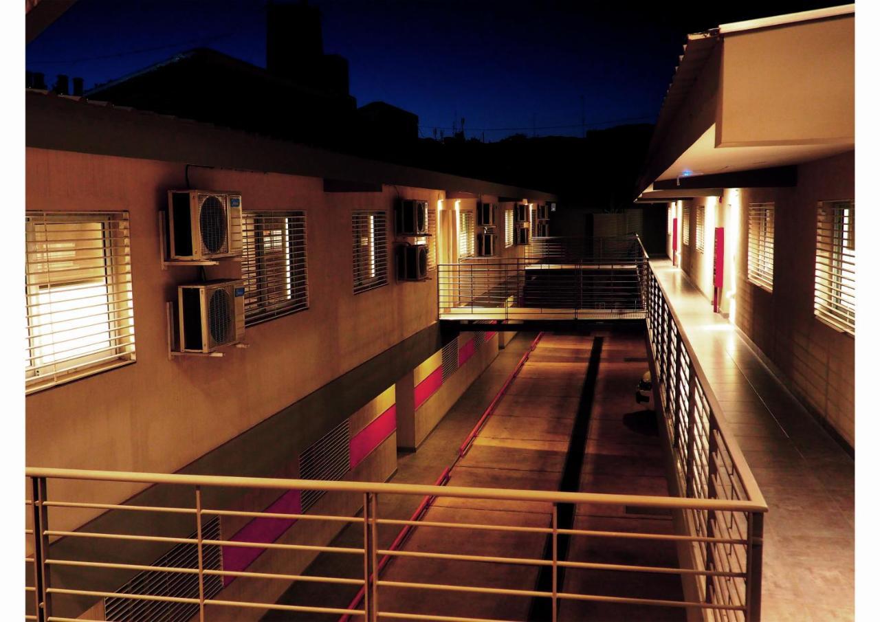 Umbral Del Aconcagua Aparthotel Мендоса Екстериор снимка